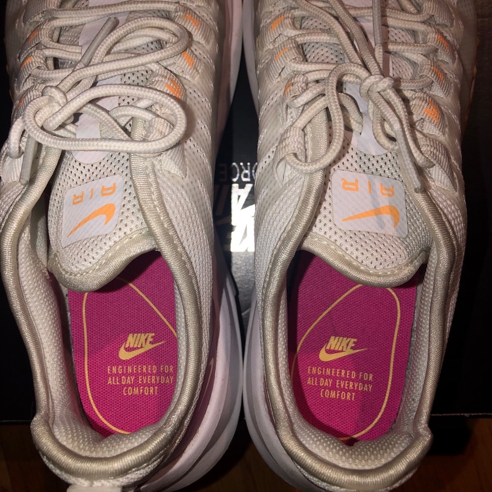 Nike Women’s Fly Nit running show size 8